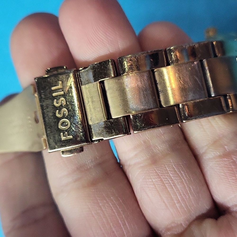 Fossil Watch - Picture 4 of 11